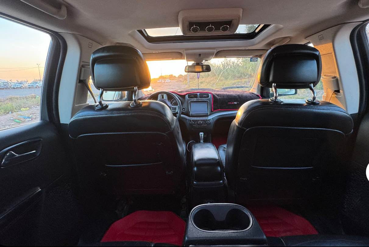 السلام عليكم 
دوج جورني 2020   ابيض 
فئه كروز رود ( فول مواصفات)  سبعه راكب - ثلاث قطع تبريد مركزي - كامره خلفيه - حساسات - شاشه كبيره- فتحة سقف - مخابء سريه عدد٢- بضمة ابواب+ بصمة تشغيل- كشنات جلد + كشن السائق كهربائي - باقي التحكمات والمواصفات المعروفه 
السياره اربعه سلندر محرك 2400 
ضررها ٣ قطع بنيد وجاملغ جهة السائق  والباب خلف السائق  + السونار موجود 
رقمها الانكليزي الجديد يعني تترقم باي محافظه تريد
رقم الشاصي : 3C4PDCGB5LT268688 
سعرها 143
مكانها بابل - الحله - شارع ٨٠ 
للئستفسار اكثر اتصل بالرقم *********** 
متوفر واتساب 
ملاحظه / السياره معروضه للبيع مو للتقييم اذا شراي اتصل وبيك خير وتدلل غير ذالك لاتذب سعر بالتعليق وتروح  احترامي للجميع ♥️ حلة, بابل
