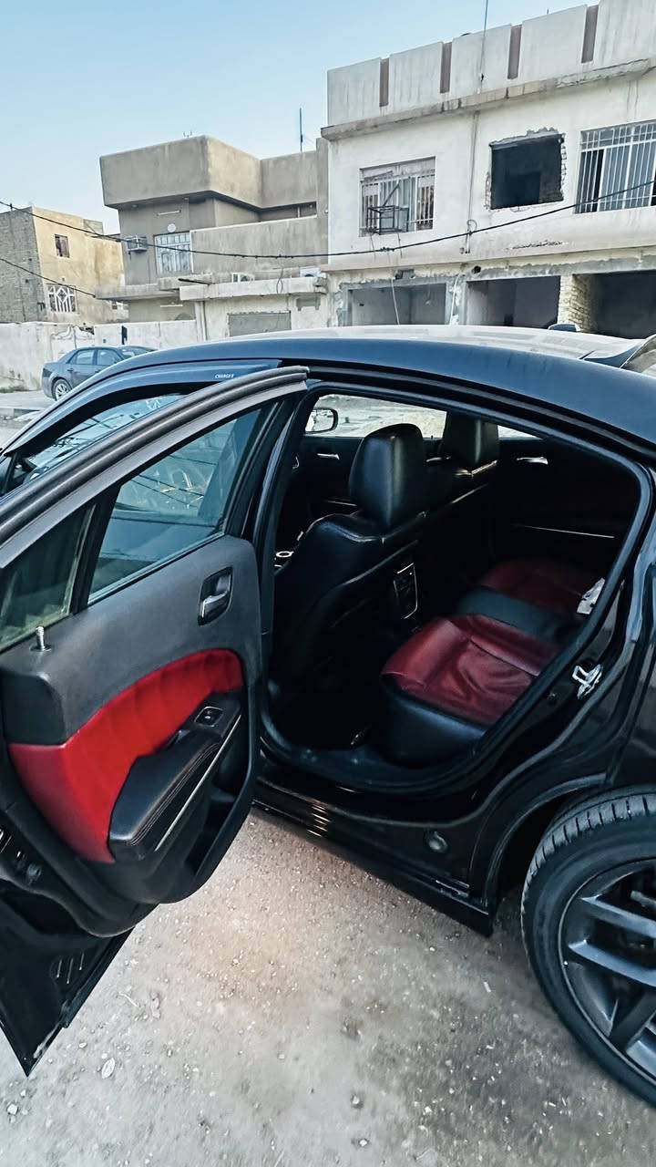 تحيه طيبه
جارجر موديل2019 خليجيه وكالة هارلم 
الفئه SXT 
السونار مرفق بالصور فقط بارد بدون تبديل بدون صبغ بدون حادث 
ماشيه 87الف ميل 
رقم اربيل تحويل فقط لا تجيني ادكلي اريد وكاله 

مكان السياره الكوت مركز المدينه 
سعرها 235 وبيها مجال للشراي 
للاستفسار اكثر 
***********
***********
