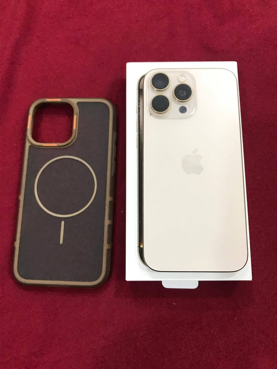 ايفون 16برو ماكس كامل ملحقات بطاريه 100ذاكرته 256 مشحون 111سعر بمليون  و500قفل قفل مراوس ماراوس بيع فقط مكلف بل نشر اتصل ***********
