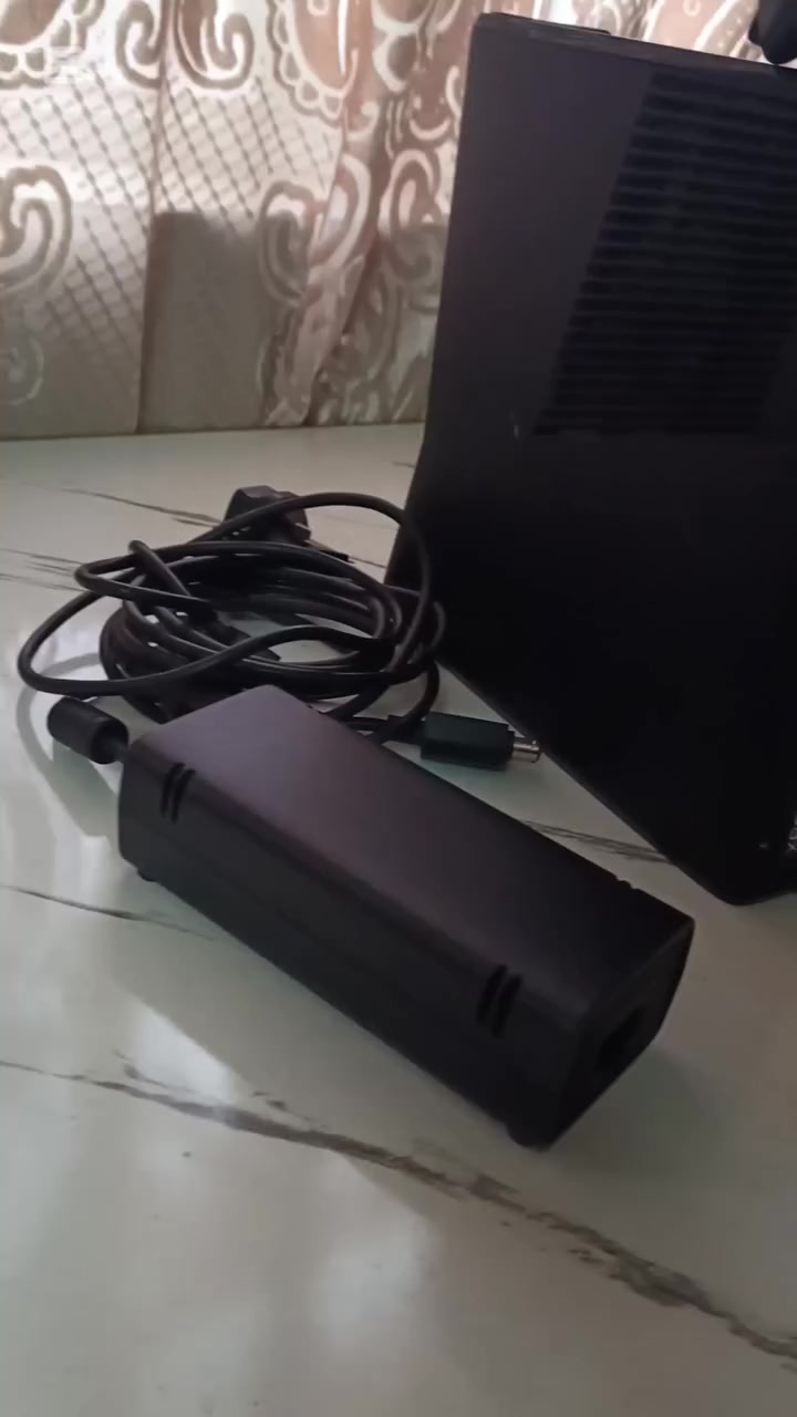 سلام عليكم
اكس بوكس نضيف 95٪ 

عدد العبات 40 لعبه 

كل الملحقات موجوده 

ولا بي نقص ابي شي 

المكان: بغداد /الشعلة /قطاع الاول 

السعر مناسب. راسلني خاص. 

او مراوس ب بلي فور. 
.


**إذا كنت صاحب هذا الإعلان وتريد حذفه لأي سبب، رجاءا أرسل رسالة إلى الدعم الفني**