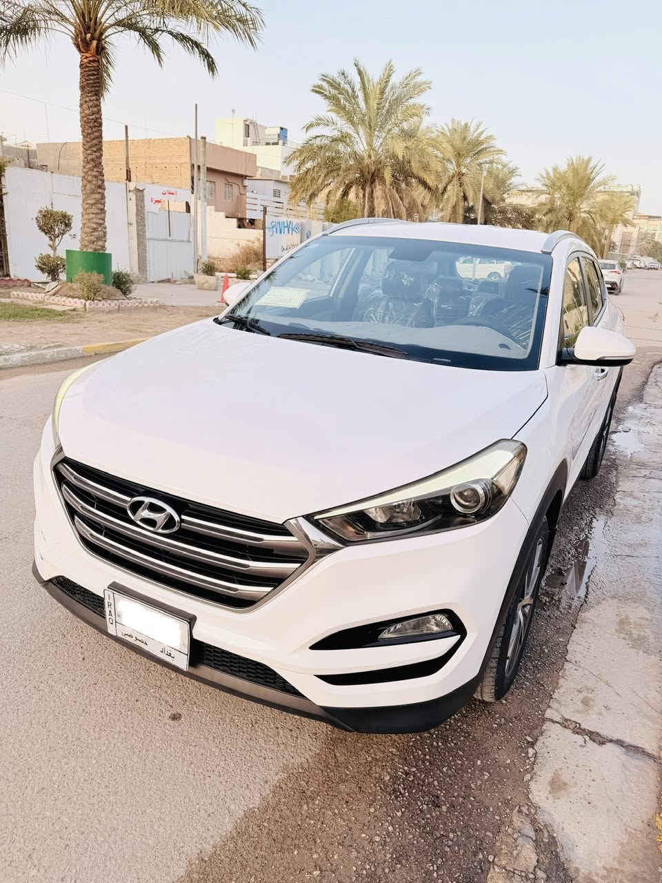 السلام عليكم للبيع توسان 2016 خليجي وكالة مكفولة كفالة عامة ماشية 105 رقم بغداد سنوية جديدة مشروع وطني مواصفات فول قمارة حديد السعر 173 ورقة  وبيها مجال بسيط للاستفسار اكثر الاتصال على ((*********** ))مكاني بغداد زيونة.
