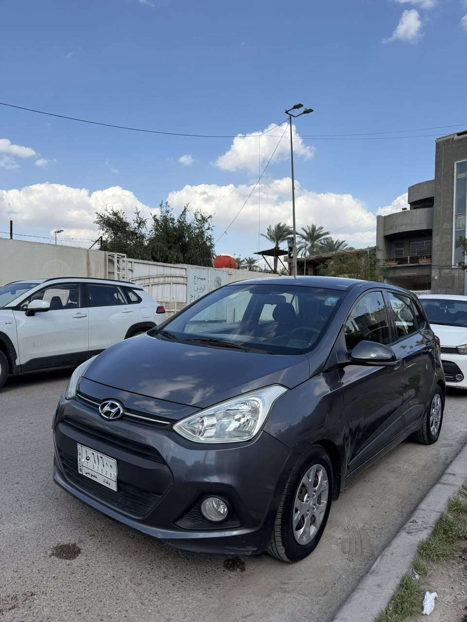 هونداي i10 2015 خليجي مكفولة استلام شركة على أيدينا 
رقم بغداد مميز 
السعر ٨٣ ورقه وبيها مجال بسيط جدا 
ماشية 100 الف كيلو حقيقي 
السيارة مكفولة من الصبغ والحادث ( بيها فقط دحجات ورصعات بلادية السيارة ما ملعوب بيها ) 
محرك وكير وتبريد مكفولات 
صدرها جديد وباتري جديد وتايرات جدد حتى سبيرها والعدة مالته جدد ما نازلات 😅 
مواصفتها تحكم ستيرن وشاشة ومقاعد نص جلد نص قماش وكامرة ومري شفط واشاير بالمري 
ومسويلها صيانه وجاهزه السيارة ما تصرف عليها اي شي 
مكاني بغداد المنصور للأستفسار : 
***********

