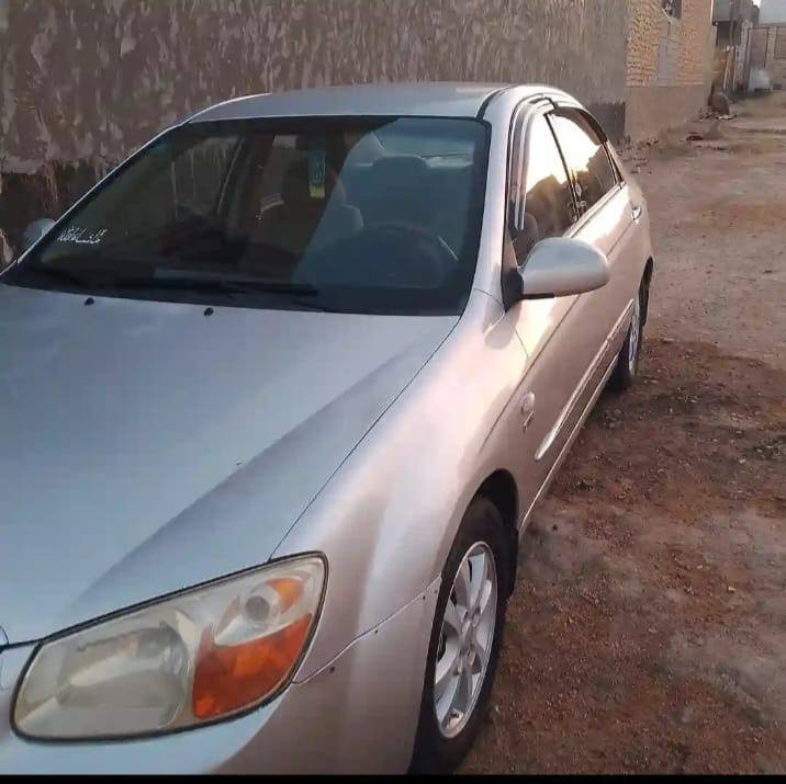 ياالله كيا اسبكترا موديل 2008 للبيع
سياره بيه بابين صبغ غير هذا سياره مكفوله كفاله عامه سنويه لل30 رقم انكليزي الجديد.  سياره جاهزه تبريد نقصه غاز  اي استفسار عل هذا لرقم ***********. 
رايده ب 70 وبيها مجال قليل او مراوس حسب لقناعه.
