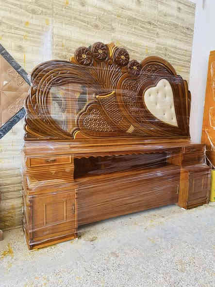 غرفة نوم عراقي مستخدم اخو الجديد وباسعار مناسبة شغل درجة اولى مرتب ضهر جرجوبة السعر 800 الف وبيها مجال للطيبين 
رقم الهاتف ***********
