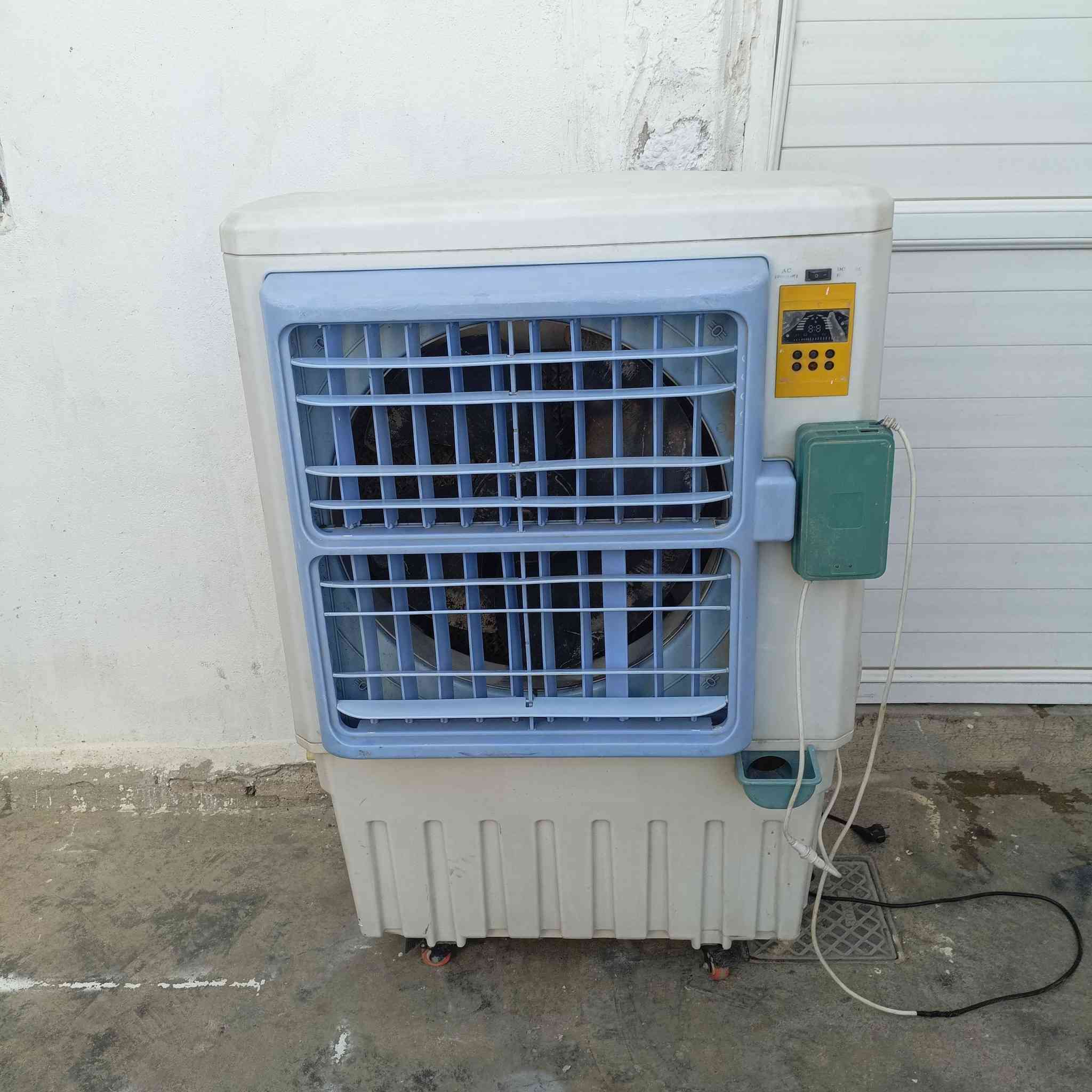 كنفيره شرط الشقل وتشتقل عل شحن بس مابيها باتري عل كهرباء شقاله السعر 125 ابيها مجال المكان كركوك حي العروبه الاستفسار على هذا الرقم ***********
