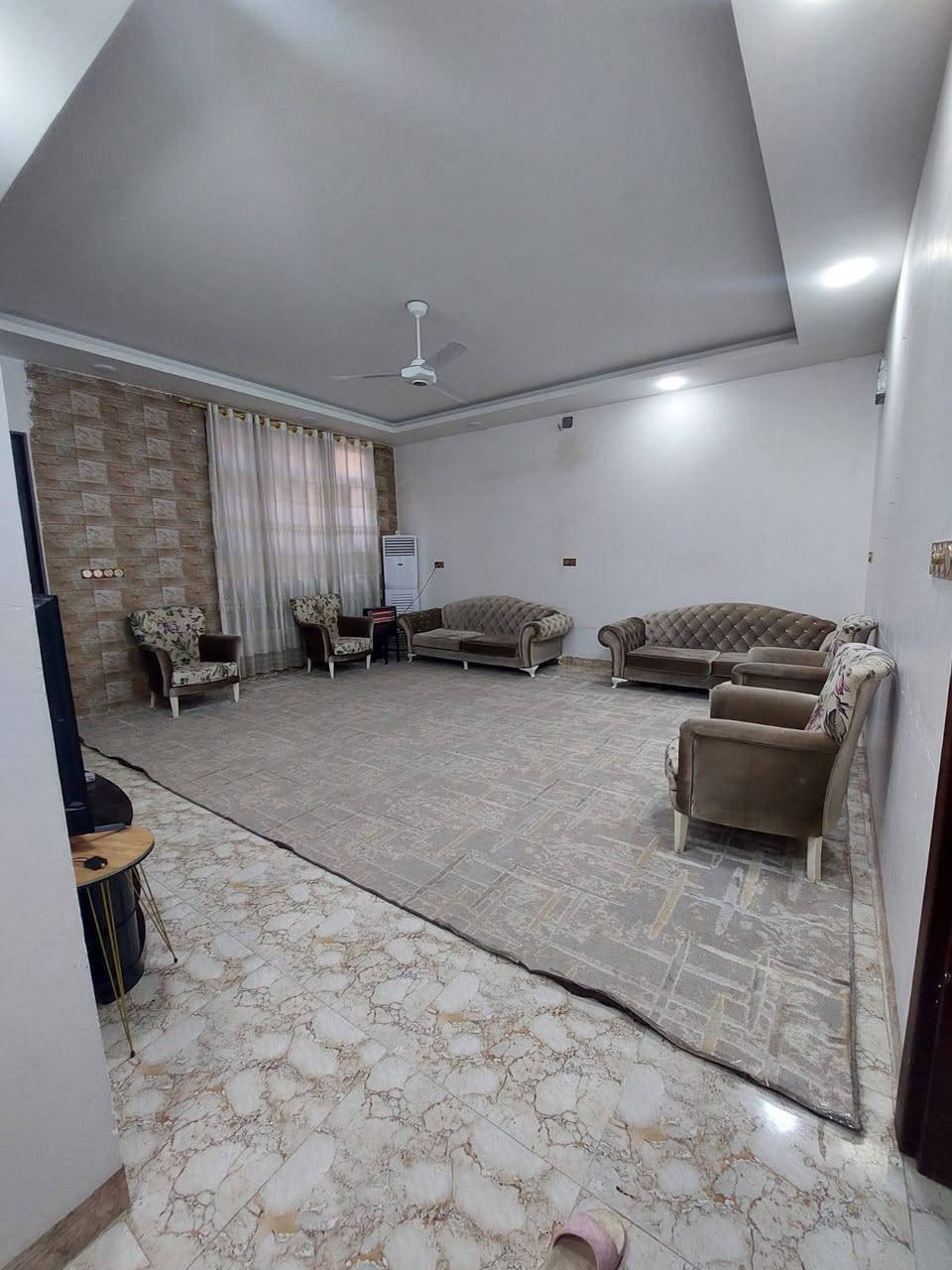 🔴معارض او بيع بسعر مناسب جداً  
دار بموقع مميز في حي التعليم العالي
المساحة :- 300متر 
الواجهة :- 12متر 
خدمات كاملة { ماء /كهرباء/تبليط }
نوع السند:- سند طابو الزهور 
طابقين يحتوي على 5 غرف نوم 3 منهم بيهم (سويت)
اكثر تفاصيل اتصل على الرقم أو التواصل عبر الخاص
☎️***********
☎️***********
#مكتب_شيال_العلم
🔔✨ تابعونا على الصفحة واضغطوا متابعة + علّقوا بكلمة (تم) ✅ حتى توصلكم كل منشوراتنا أول بأول 🏡📢
