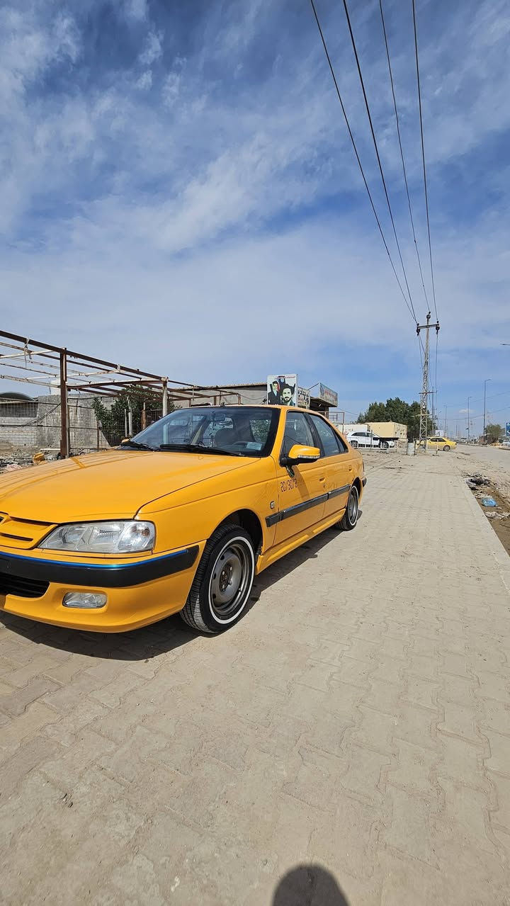 السلام عليكم بيجو بارص موديل 20 محجوزه بعدلهه 4 اشهر يفك حجزها تبريد ثلج حداديه زينه تخم تاير اخط ابيض + صبغ وياله حراري مكينه بيها بخار مصفره هيئه وغرامات السياره مكفوله بيها بارد بجاملغ الخلفي وبيها اقل شبر بجملغ امامي 
السعر 63 وبيها مجال الشراي مكاني ديوانيه المركز *********** خاص ماجوب
