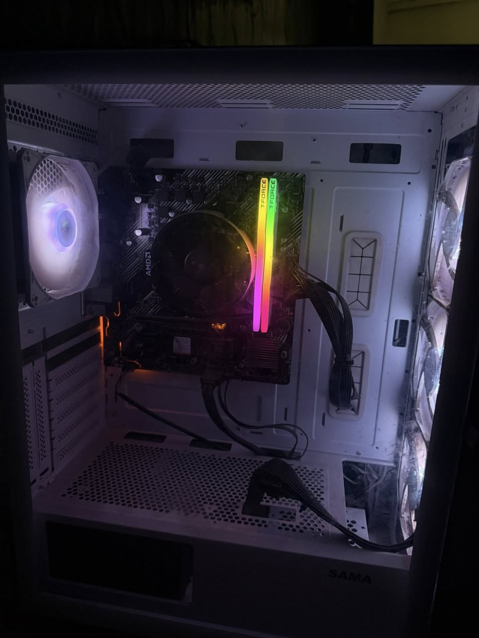 معالج رايزن 5500
مذر بورد b450 m kll asus
رامات تبم كروب 3600 rgb ابيض
M.2  gan 4 500g
بور سبلاي 5500 
كيس ابيض سلايد RGB
400
بلا كرت


**إذا كنت صاحب هذا الإعلان وتريد حذفه لأي سبب، رجاءا أرسل رسالة إلى الدعم الفني**