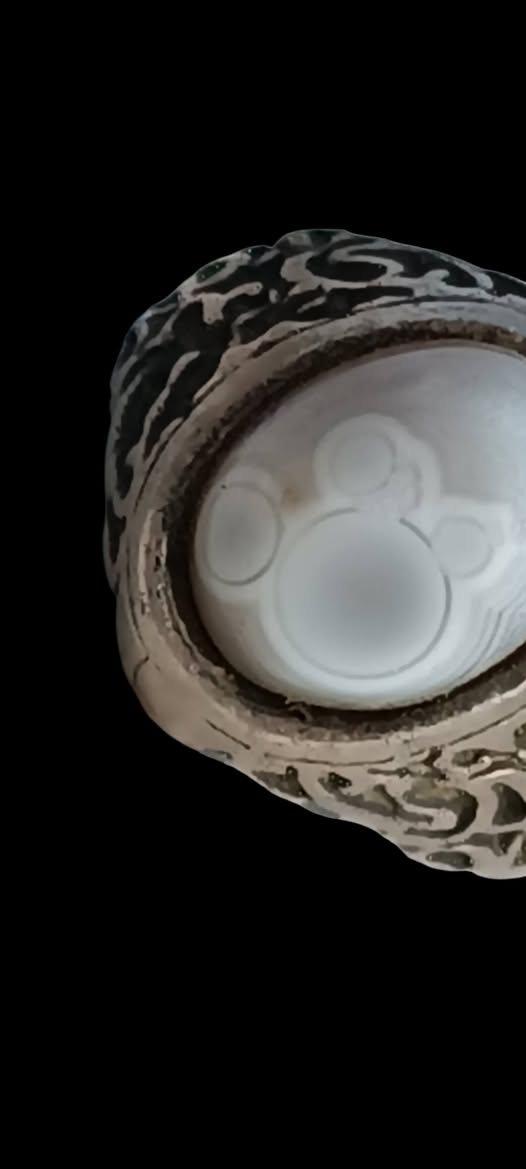 خاتم سليماني مصوره شخصين (رجل وامرئه)
كلش قديم مال تجارب وبنفسي مجربه 
صياغه فضه عراقيه كلش قديمه 
محبه فووول الفول وعطف كلش قوي بي روحانيه موطبيعيه من اول يوم راح تبين
للتواصل
واتساب ‏‪0773 915 3118‬‏
او مراسلة الصفحه
#الثقه #عنواننا
