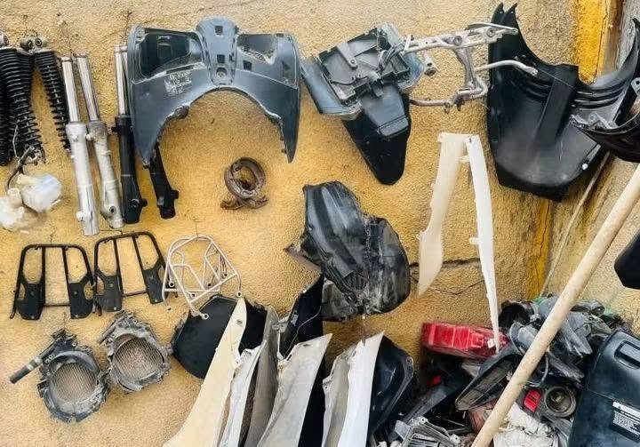 السلام عليكم، متوفر غراض تفصيخ بلادي مال pcx (بيسي  اكس) الجيل الاول فقط فقط مكاني بغداد شهداء البياع يوجد توصيل جميع المحافظات، رقمي *********** اي استفسار اتصال او مراسلة واتساب فقط غير متواجد ع الفيس ومتوفر تصليح وبلخدمة
