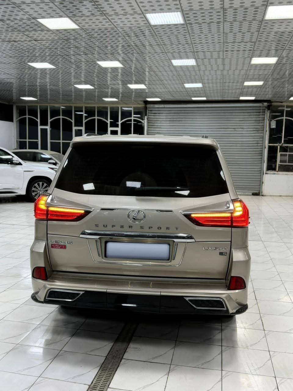 #لـكــزز 🔥 لكزز موديل 2017 بريم باب اول🔥

🤝لمعرفة السعر اكتب ( لكـــزز   او 2017)🤝
__________________________
🚗النوع: لكــزز  
🔞الفئة : بريم باب اول
⚔️ السيارة رقم بغداد 
🔥🎗الموديل:2017
💯المسافة المقطوعة: ‏100 Km
🌐 المكان : بغداد
⚔️ السيارة صيانة كاملة بالخير على الي راح تكون نصيبة استعمال              شخصي بصمات وكارت سيارة  خير من اللة
☎️للاستفسار اكثر :
 اتصال  ***********
 اتصال  ***********
