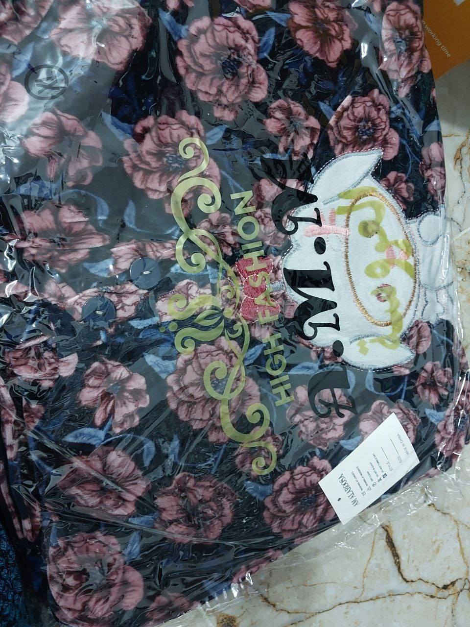 💥 تراك قديفه مخمل ⚡️✨
🌸 خامة مخمل ناعمة تجنّن وتدفّي 💖
💃 أناقة وراحة بنفس الوقت ✨
🔥 شتاءك دافي وأنيق ويا هالتراك الراهي
📏 القياسات: L – XL – 2XL – 3XL
💰 السعر: فقط 10 
للطلب والمراسلة خاص أو واتساب 📲 ***********
تليگرام 📢 https://t.me/fairroza
إنستغرام 📸 https://www.instagram.com/fairoozah.1?igsh=MWc0OWk2cDRsYWh0bg==
🚚 التوصيل:
كوت 2000 | أطراف 3000 | أقضية 4000 | محافظات 6000
