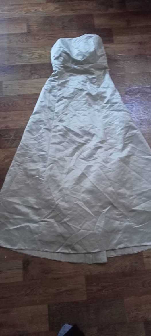 فستانين أغلبهم جدد واحلا  من الصوره    وثكيلات  آريدهم شلعه كولهم 30 الف


**إذا كنت صاحب هذا الإعلان وتريد حذفه لأي سبب، رجاءا أرسل رسالة إلى الدعم الفني**