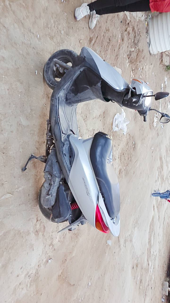 دراجه بريز لكزز
دراجه نظيفه 
مكاني الزعفرانيه 
سعر 500 وبيها مجال 
***********
