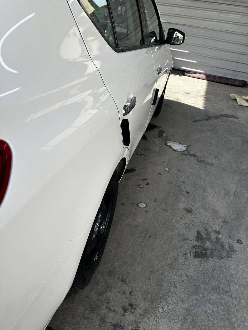 سلام عليكم سني هندي ام بليته زركه سياره موديل 25 ماشيه 44سياره علاه وضع شركه عاده شخط بل جاملغ الامامي وصباغته وبيها رصعات 2 زغار سونار موجود بسمي تحويل او وكالة اني حاضر سعر 122وبياه مجال مكاني سلمان باك بيع سريع راقمي ***********
