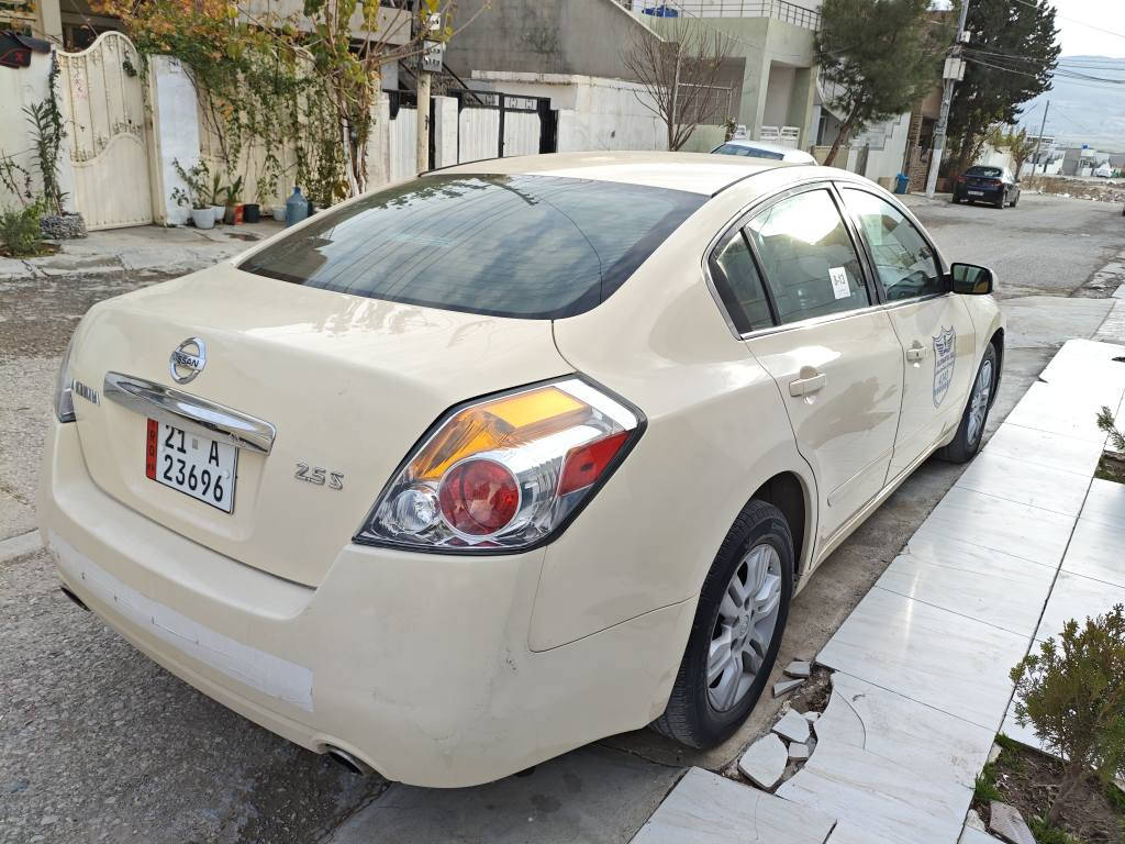 ئەڵتیما تەکسی 2012
سەنەوی تا 2030تازەیە
گێڕو مەکینەی لۆک لۆکە
شاشە و کامێرا
ناوی وەک شەریکە 
لێدراوی ناوگرتنی نیە تەنها قرچێکی دواوەی هەیە
سۆنەرم داناوە
تایە و پاتری بەشەرت
تەبرید و گەرمی بەشەرت
نرخی 105و مامەڵەیەکی کەم
*********** ڤایبر و وتس اب
*********** السليمانية, العراق
