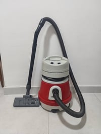 مكنسة كهربائية • ٢ جهاز