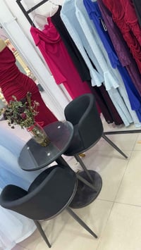 للبيع • كرسي • محلات صغيرة