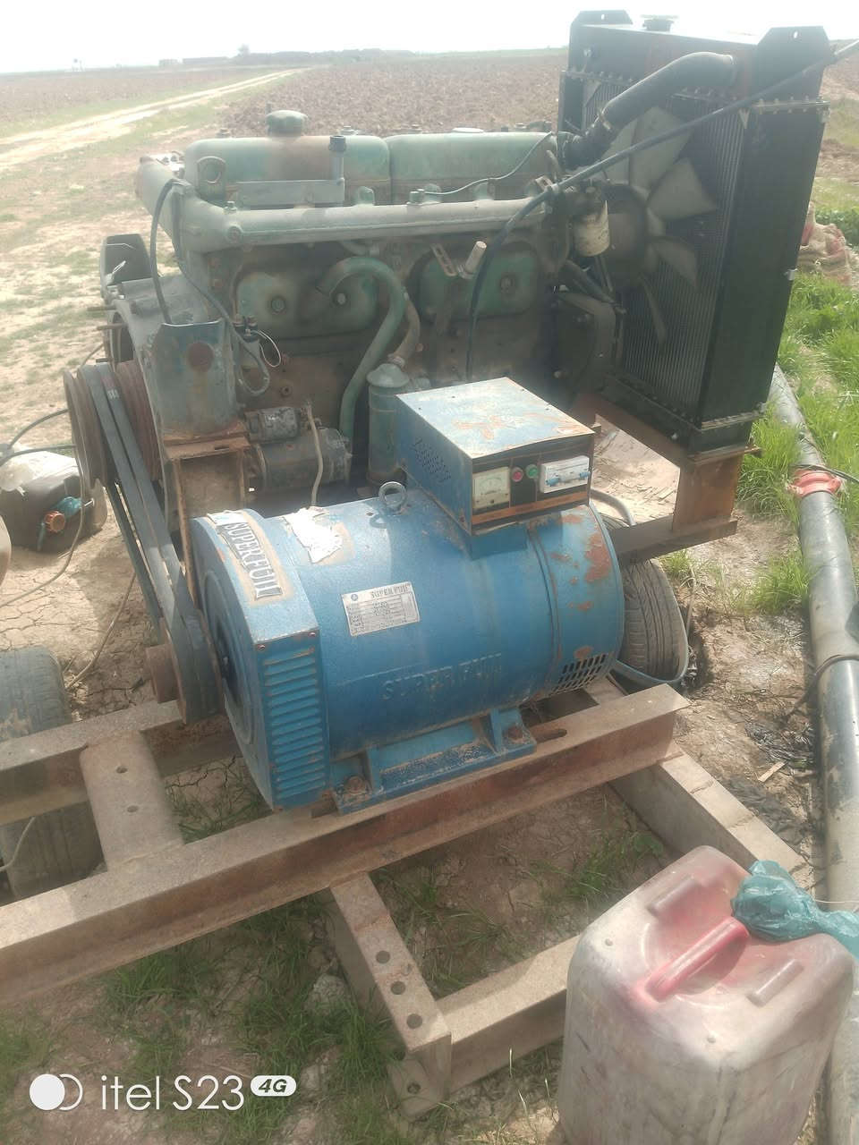 سلام عليكم محرك للبيع فالفو نذيث شرط مابيه اي عيب مال جناي  شغل قطاس ابو 40 سعر على  ***********
