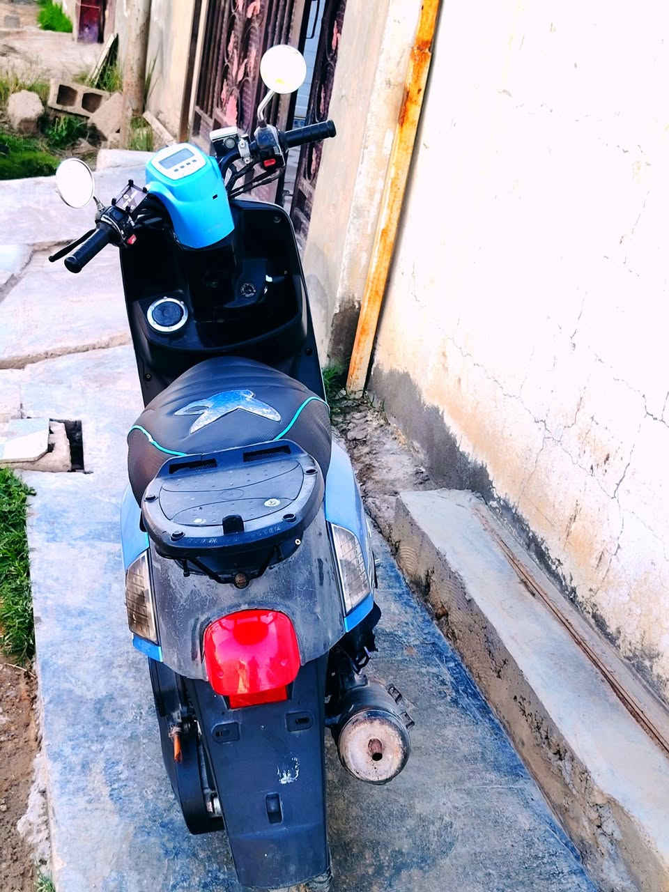 دراجه بوليس ماكس نوزل
2011 دراجه نكره 
مكينه مكفوله
بعقوبه سعر 600 وبيها مجال بسيط
...........................
***********
