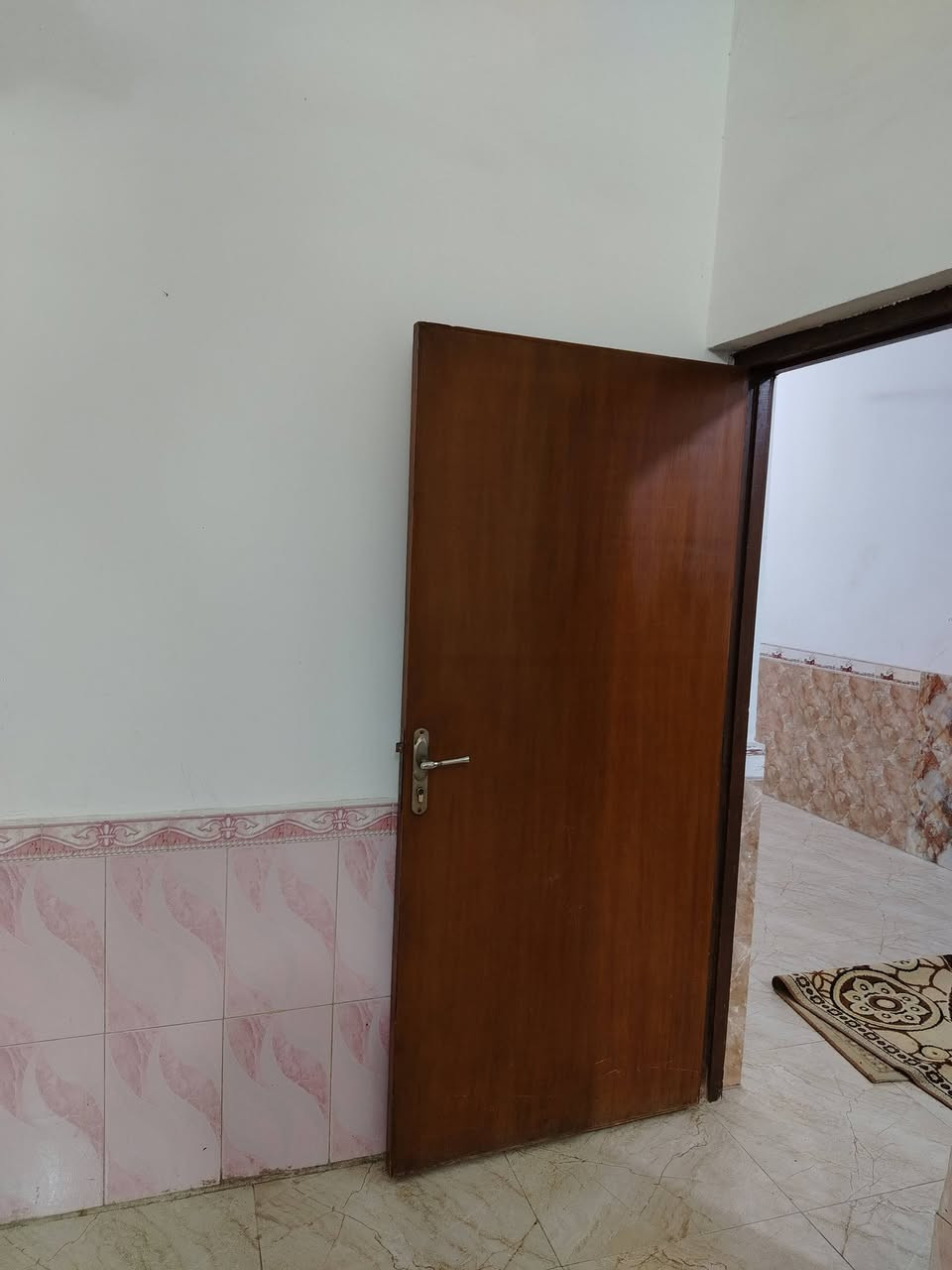 بيت للبيع في حي الحسين التأميم طابو صرف مساحته 150 متر طابق ونص الطابق الأول يحتوي ع غرفتين وصاله ومطبخ واستقبل وصحيات داخليه وخارجيه والطابق الثاني يحتوي ع غرفتين وصاله وصحيات السعر 155


**إذا كنت صاحب هذا الإعلان وتريد حذفه لأي سبب، رجاءا أرسل رسالة إلى الدعم الفني**