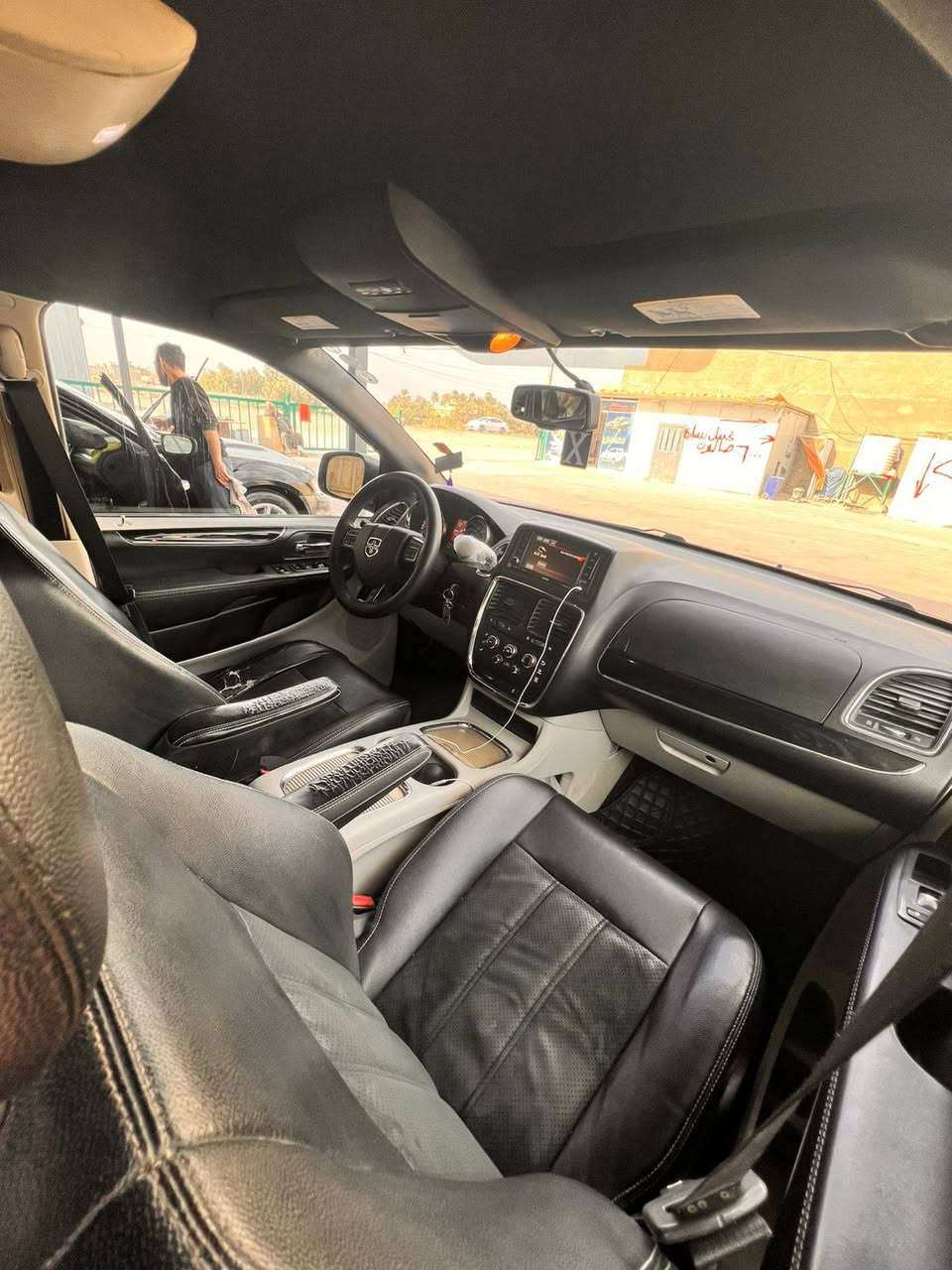 السلام عليكم دوج كراند كرفان موديل 2017 رقم اربيل بسمي مواصفات sxt  معروفه باقي التفاصيل اتصال على رقم الهاتف ***********
***********
