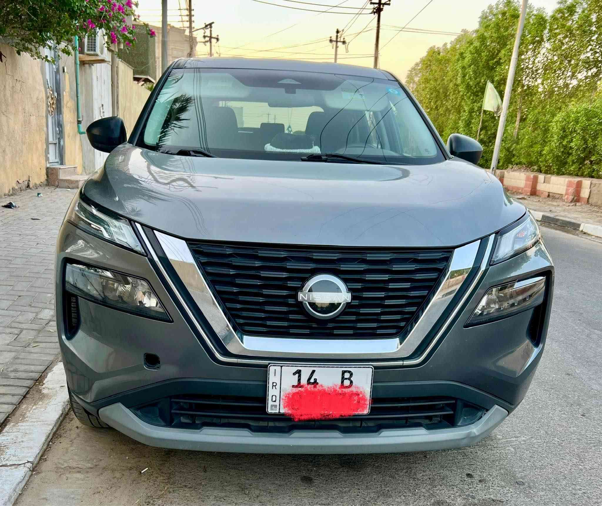 بسم الله الرحمن الرحيم 
السلام عليكم 

سياره روج 2023  فئه S  للبيع او للمراوس حسب الرغبه 
وارد امريكي 
رقم بصره انكليزي وهزه جديده بشهر الخامس 
فحص وهزه جديده 2025-2026

محرك 3بستن  1500تيربو   
تو ويل 
گير ومحرك بلادي شركه 
اللون رصاصي 
المواصفات :-
بصمة تشغيل 
تشغيل عن بعد 
ويل 17 بلادي 
حساسات جميع الاطارات 
دشبول لونين جلد 
تدفئه تبريد ثلج قطعتين 
كشنات مخمل اسود  
بك لايت لد 
لد امامي 
لايت 4 عدسات زنون 
رسالة ترحيب 
تحكمات استيرن 
شفتات ستيرن 
حساسات خلفيه وجانبيه 
رادار جانبي 
اوتو هولد 
تحديد مسار 
قياده ذاتيه 
اوتو ستوب توقف ذاتي مساعد بريك 
تحديد سرعة 
شاشه اوتو كار 
گيج اليكتروني   
هندبريك دگمه 
مودات قياده 
نظام ايكو وسبورت ونورمال
اوامر صوتيه 
وربط نقال على شاشه 
سماعات دجيتال 
حساس اطارات (التاير )
عداد المسافه 55 الف كيلو
ملاحظة :- 
حادث سطحي  بالچاملغ الامامي عكس السايق والباب و موجوده صور الحادث والبنيد مبدل بسبب خدش مبين بالصوره 
السعر 159 ورقه وبيها مجال قليل 

وللإستفسار اكثر الاتصال على الرقم 
*********** وبيه واتساب البصرة, العراق
