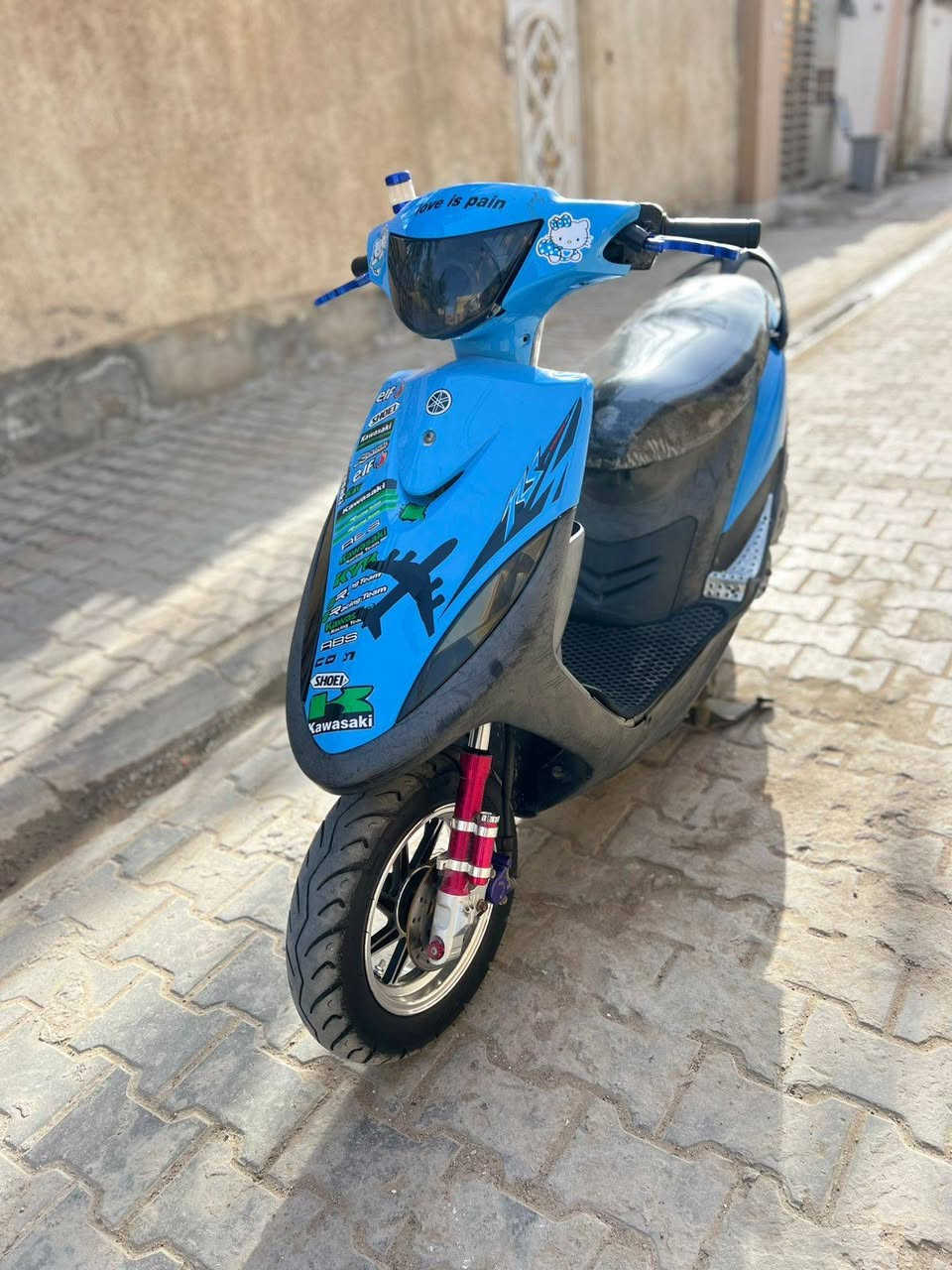 السلام عليكم دراجه ماكس عدله للبيع دراجه خير من الله ما مفتوحه بوشه 49 وعليها تزويد كلجات رياضي وياله نجمه صالنصه FM يدات بريك رياضي دبلات رياضي مبدل بس كفرات والباقي كله اصلي دراجه شلعه ومعدل تخبل مكاني واسط الكوت رقمي ***********
