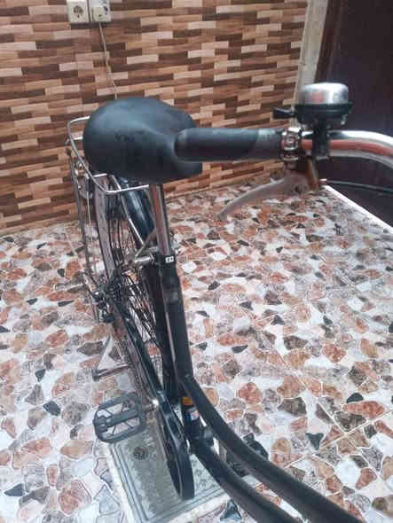 السلام عليكم من رخصه الادمن بايسكل للبيع عبد الحليم حجم 27 كير البايسكل نضيف ما يحتاج كلشي المكان .يارمجه الشرقيه شارع كركوك سعر 110وبي مجال بسيط للتواصل ***********
