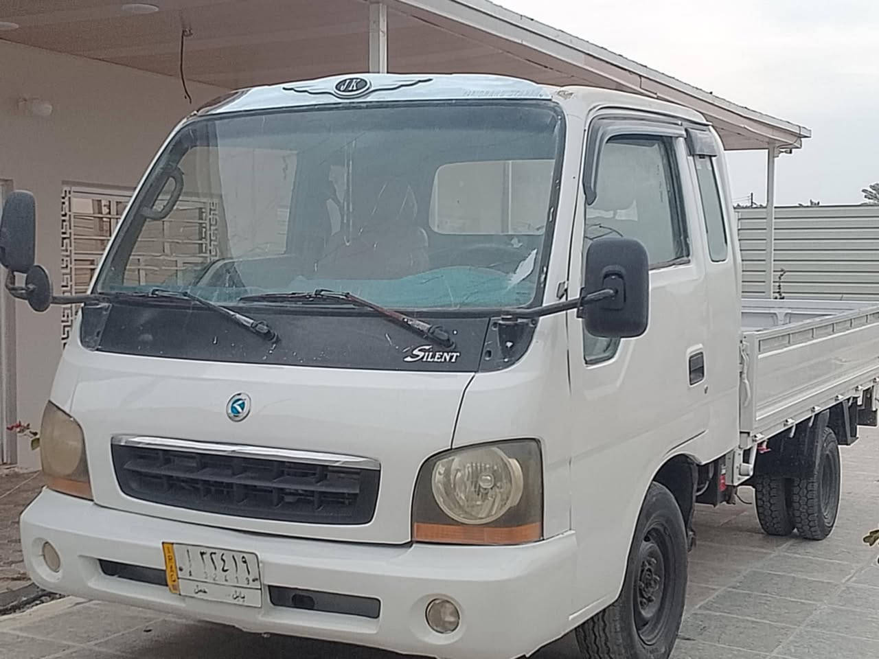 سلام عليكم كيه ام عيون موديل 2000 كير ومحرك واكسل شاصي مكفول كهربائيات شغاله دوشمه ورضيه جديده رقم موبايل ***********
