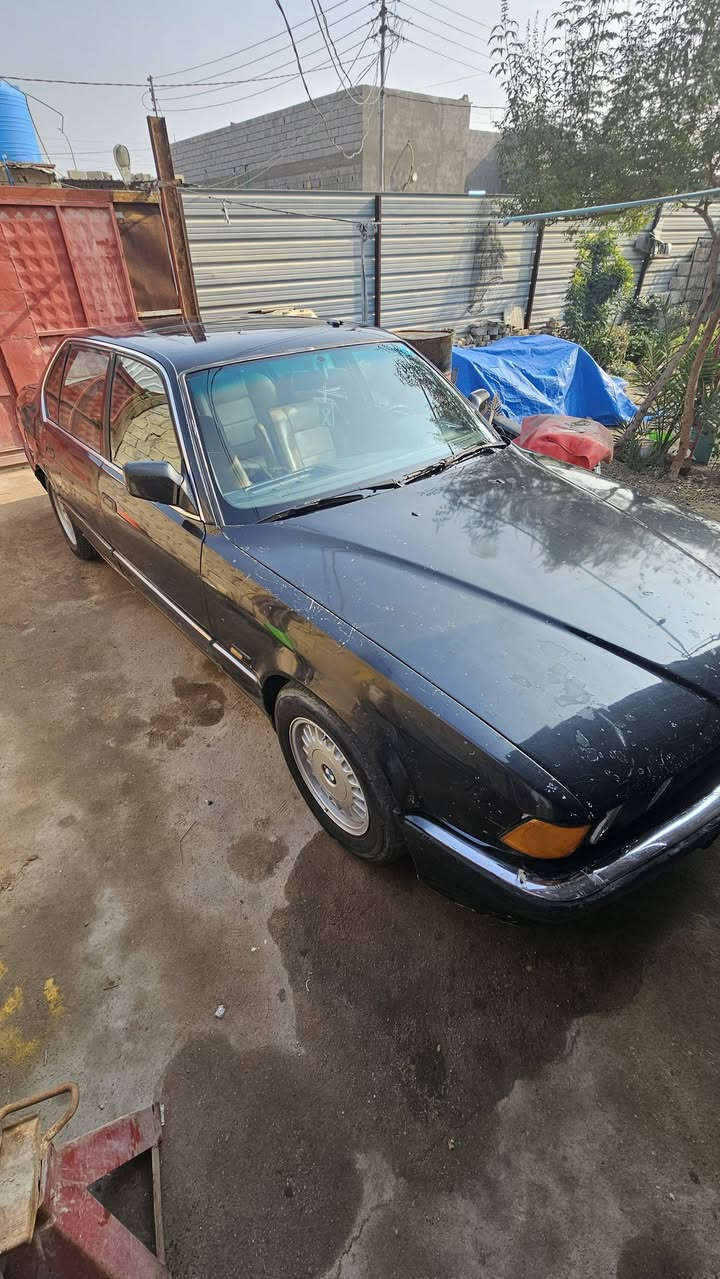 735 للبيع 1991
باب طويل سياره جاهزه تبريد شغال
 رقم بغداد بأسمنه موجودة بالبصرة ***********
سعر ٥٤ وبيه مجال
