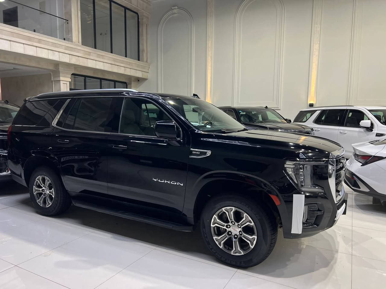 السلام عليكم 

يوكن 2023 خليجي مواصفات sle مكفوله كفاله عامه 
رقم أربيل هزه وسنويه جديده 
السياره ماشيه 100 ألف جديده وجاهزه تخم تاير جديد 
السعر 440 وبيها مجال عنواني البصرة 
***********
