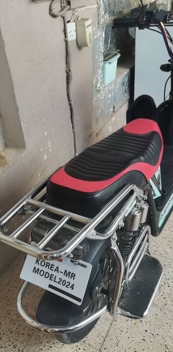 السلام عليكم ماطور شحن نوع هارلي 5 بطاريات جدد ريمون تشغيل نظافه 100/100 السعر700 الف وبي مجال اتصال ***********
