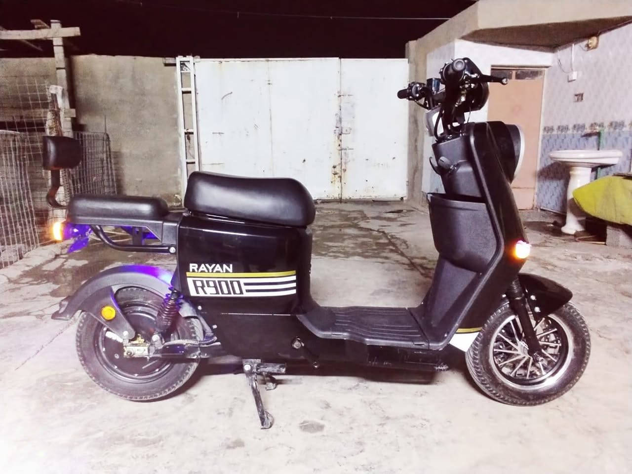 السلام عليكم 
عندي دراجة شحن R900 شركة الريان اخذتهه قبل شهر للستفسار الاتصال ع الواتساب ***********
