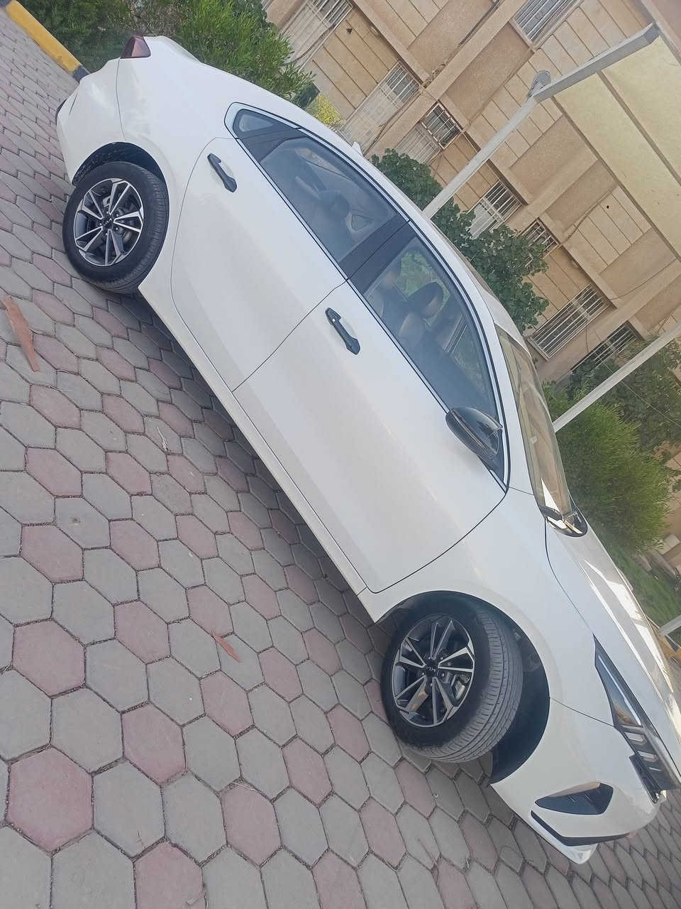 للبيع K3 2024 رقم  اربيل تحويل مباشر موصفات معروفة واضحة للجميع خليجي تجمع ماشية 37 الف
كفالة عامة من الصبغ والتبديل والبارد والحالوب والكارت بيها طخة بل جاملوغ الأيمن الخلفي وباقية على وضعها ماشرة عليها بصورة
السيارة جداً نضيفة وحلوة
كلشي على بلاد كير محرك 
مكان السيارة بغداد الغزالية 
السعر 136 قابل للتفاوض 
للاستفسار الاتصال ***********
متواجد وات ساب
