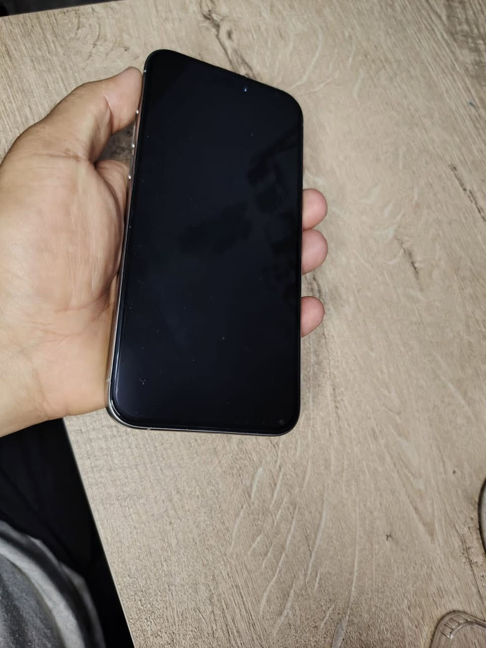 iPhone 15 pro max
ايفون 15 برو ماكس ذاكره 256 بطارية 89 شرق اوسط دبل سيم كارت مكفول من الزلغ و من الفتح والتبديل وشرط الفحص  لون تيتانيوم  مع الكيبل الاصلي والكارتون الاصلي 

السعر 1150 وبي مجال للشراي 

عنواني ناصرية مركز 

للاستفسار  مراسلة خاص او الاتصال على الرقم *********** متوفر واتساب

