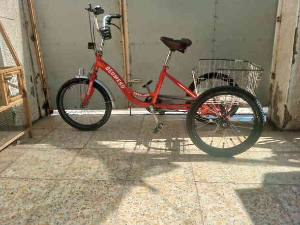 سلام عليكم بايسكل ابو 3 تايرات حجم 20 سعر90
