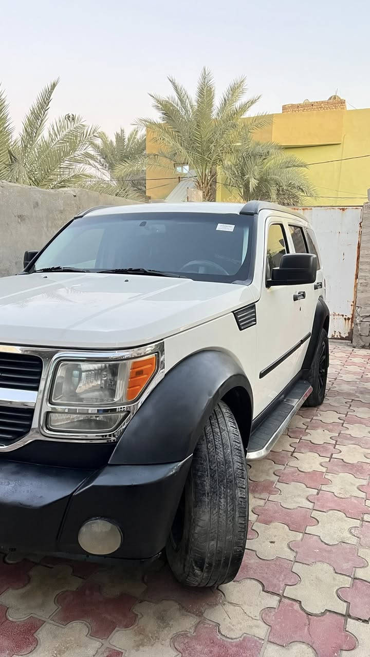 السلام عليكم من رخصة الادمن
سيارة نيترو 2008 وارد أمريكي مكينة 3700 مبدله قبل فترة السياره حلوه مثل ما موجودة بالصورة  مسويه عليه هاي الإضافات (الجناح والدواسات ويل كب مالت اوباما)

مكان السيارة النجف الاشرف -قضاء المناذره 
الرقم للتواصل: (*********** ابوليان/*********** ماهر )
سعر السيارة 110 وبيه مجال
