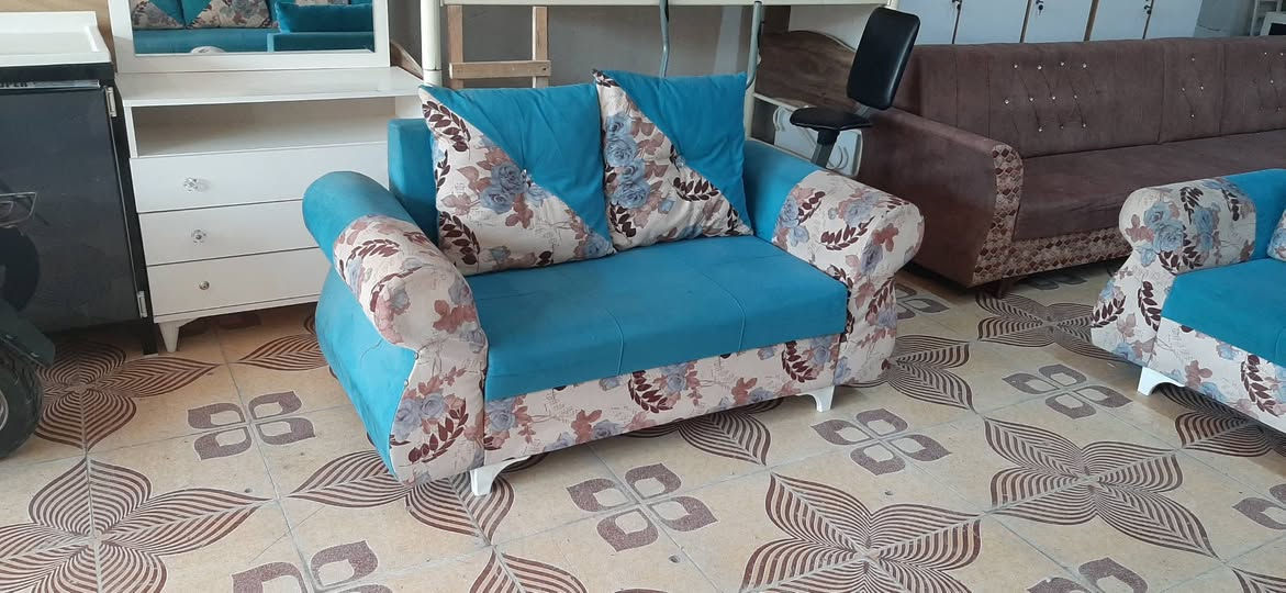 معرض العماد//ديوان ابو الكوش تفصال مستخدم نضيف اي عيب مبي بشرط النضافه للأستفسار ***********//*********** كركوك, العراق
