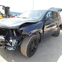 جيب لبيع موديل ء17 فول  بيها قطعتين بامريكا وقطعنين هنا بلعراق ماشيه 8...