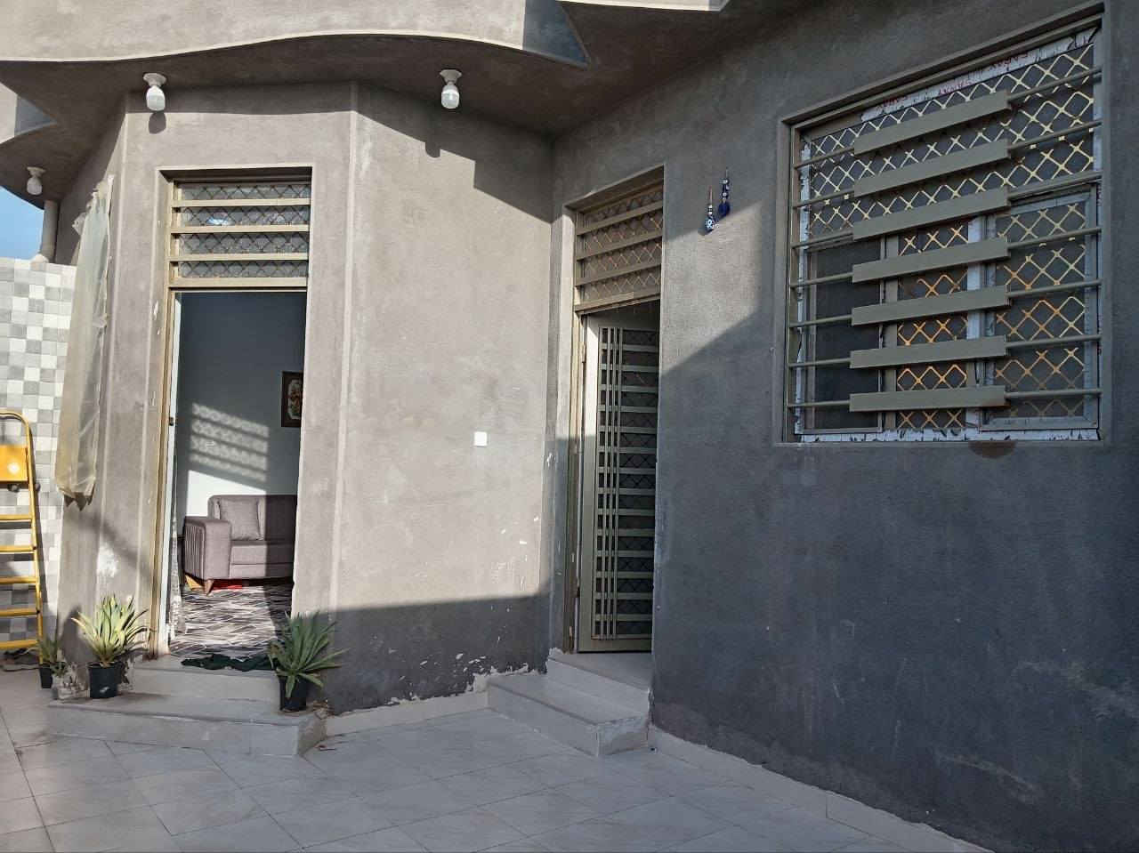 السلام عليكم 
بيت 200م طابو صرف في منطقة الجربوعية 5000
يتكون البيت من غرفتين وصالة وستقبال ومطبخ وصحيات داخليه وخارجيه وطارمه وصالة طابق ثاني البناء درجة أولى كونكريت سنة البناء 2024 السعر او أي استفسار مراجعة مكتب الحي للعقارات والمقاولات العامة او الاتصال ***********واتساب ملاحظة نسعى لخدمتكم ومستعدين لعروض عقاراتكم ونسوق حسب طلبكم
