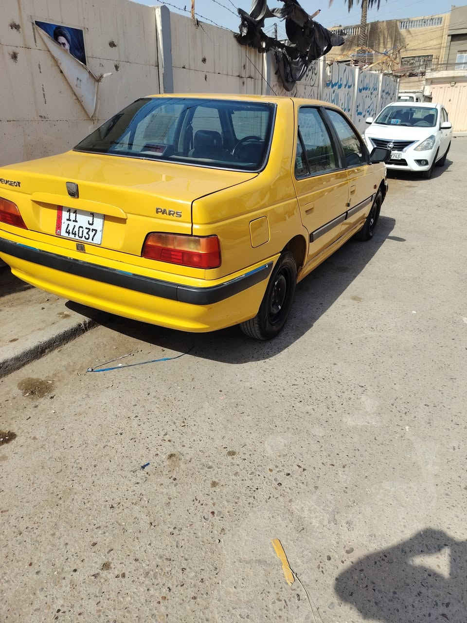 سلام عليكم اخوان بيجو بارص موديل ١٥ جديده تحم تاير صدر جديد تبريد ثلج مصفره هيه وغرامات رقم قبل كم يوم شديته جديد كبل شارع الف متصرف ع اني مكلف بنشر سعر ٤٨ رقم صاحب ***********
