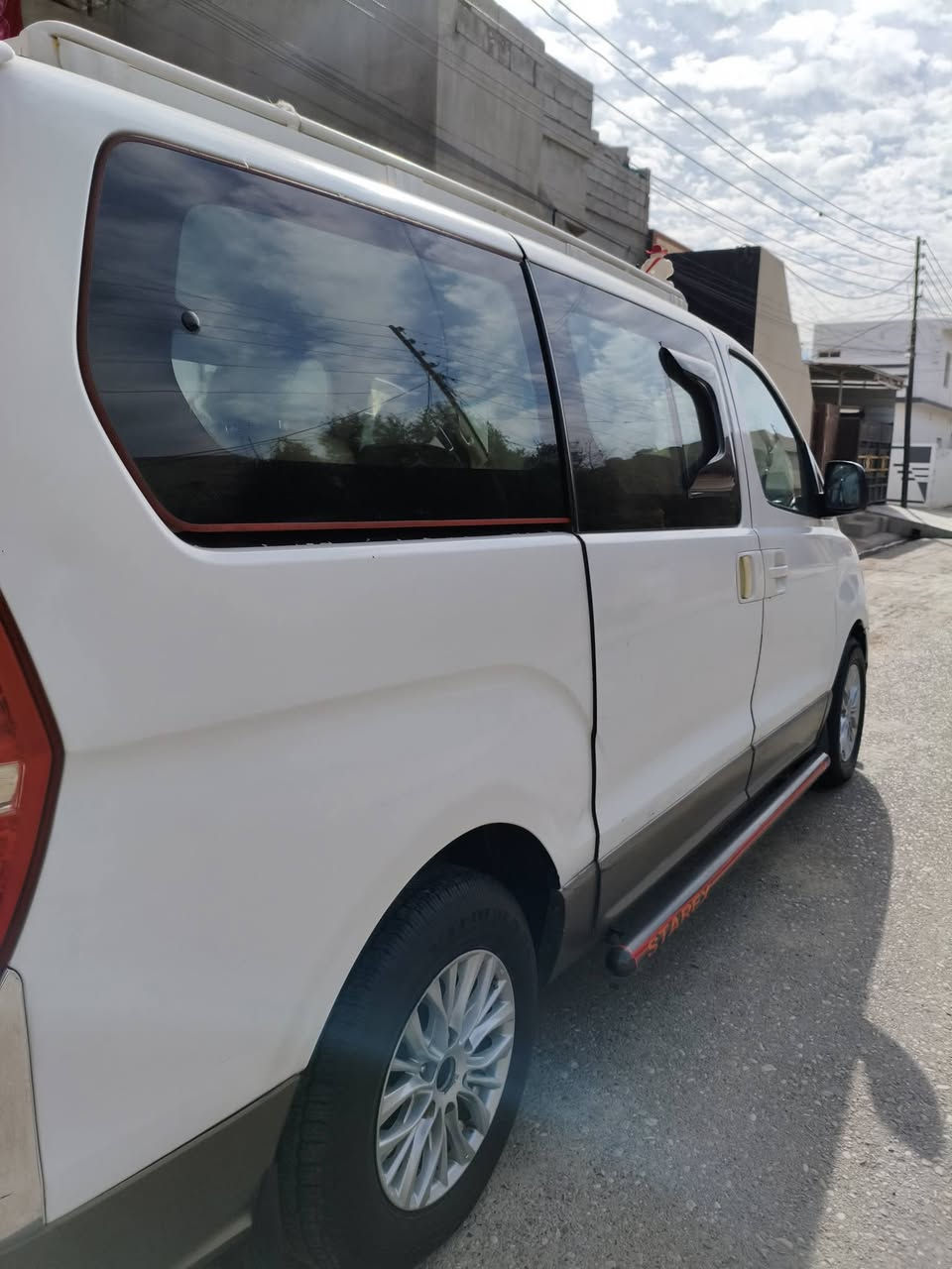 للبيع سياره ستاركس موديل 2013 بيها خط بغداد كركوك رقمها كركوك محرك جديد تخم تاير حدادية نضيفة للاستفسار ***********
