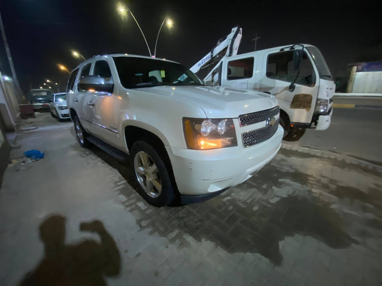 سلام وعليكم تاهو مديل 2011 خليجي LTZ  لسيارة كفالة من كصة وضربة وتبديل وصبغ السيارة متومة كاملة مابيها اي نقص بيع او مراوس العنوان بصرة قضاء شط العرب رقم الهاتف  ***********
