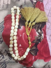 للبيع: سبحة عظم أصلية فاخره 🌟 📿 الوصف:سبحة مميزة مصنوعة من حبات عظم طب...