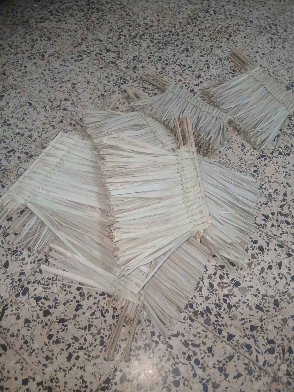 سلام عليكم عندي مكانيس  الوحدة 750دينار
***********
