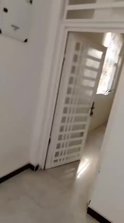 للإيجار  ًً. ًدار سكن بمساحه 100م العنوان حله حي الجزائر خلف محطه مرجان ***********
