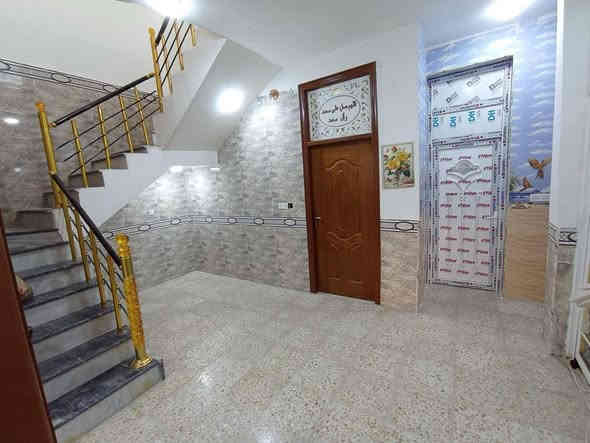 للبيع  مشتمل طابو زراعي سند 25 مساحه 105متر واجهه 9 طابق واحد محتوياته غرفه وصاله ومطبخ وكليدور مجمع صحيات داخليه وخارجية ومناور عدد 2 تبليط عرض الشارع 9متر موقع جدا ممتاز  العنوان زوير الغربي خلف بانزين خانه بته منطقة مخدومه بالمجاري
 السعر 97 قابل للتفاوض مكتب الشمس للعقار  
*********** وات ساب 
***********
ملاحظه استلام مباشر البيت فارغ حالياً ممكن تأخذه استثمار لايقل وارد شهري 350الف
