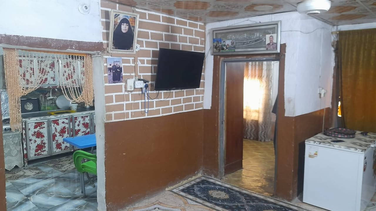 دار للبيع طابو صرف  ا البناء غرفة و صالة و براني المساحة 96 العنوان شارع 30 خلف المستوصف علمن المنطقة تبليط و مجاري 
الاستفسار ***********
