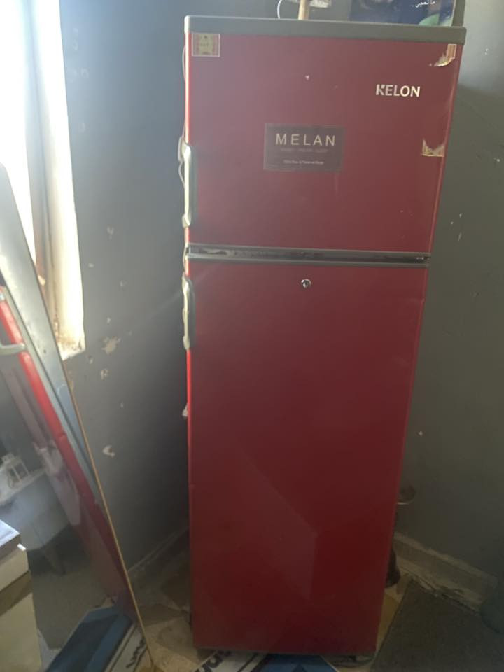 للبيع ثلاجه شغاله جديد وثلج نقصها بٰسہ جرارات ثنين يمكن ومبرده نقصها بٰسہ ماطور وكومدي   ثلاجه 60. ومبرده ب10 وكومدي 5 مكاني بياع شهداء رقمي *********** كرار
